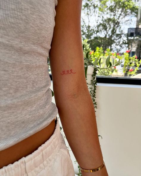 Are you after a tattoo that is a little more subtle? why not go with red instead. Here is an example of how it can look on the skin. Picking the perfect placement also works hand in hand with trying to achieve this! If you would like to book please follow the steps below 👇 📍Bondi, Sydney Australia. 📆BOOKS OPEN - JUNE / JULY For all fine line enquires please use the booking form found in the @finelinesbondi bio link. All emails will be replied to over this weekend! . . . . . #fineli... Small Angel Tattoo, Noir Tattoo, Tattoo Sydney, Australia Tattoo, Fineline Tattoos, Purple Tattoos, Small Tattoo Placement, Skin Picking, All Ideas