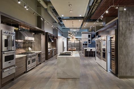 Viking Has Something for Everyone | Kitchen & Bath Business Mansion Interior Kitchen, Luxury Kitchens Mansions, Viking Home, Viking Kitchen, Mansion Kitchen, Restaurant Kitchen Design, Luxury Mansions Interior, Viking Range, Viking Life