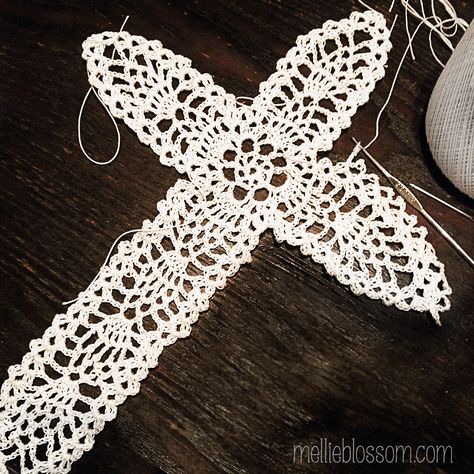 Crochet Cross Pattern, Crochet Crosses, Crocheted Bookmarks, Easy Crochet Bookmarks, Christian Cross Stitch Patterns, Crochet Angel Pattern, Scrap Yarn Crochet, Christian Cross Stitch, Bookmark Pattern