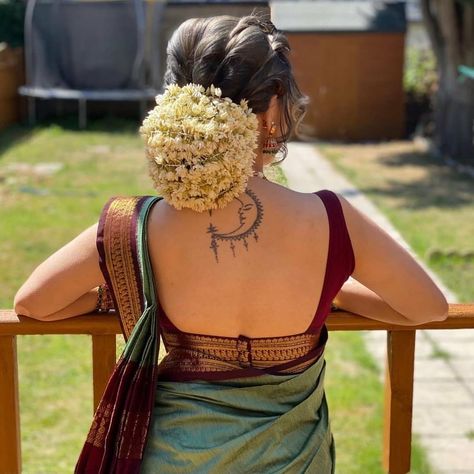 Marathi Culture, Fashionable Saree, Hair Style On Saree, Saree Hairstyles, Blouse Ideas, Backless Blouse Designs, New Saree Blouse Designs, Cocoon Dress, Bridal Hair Buns