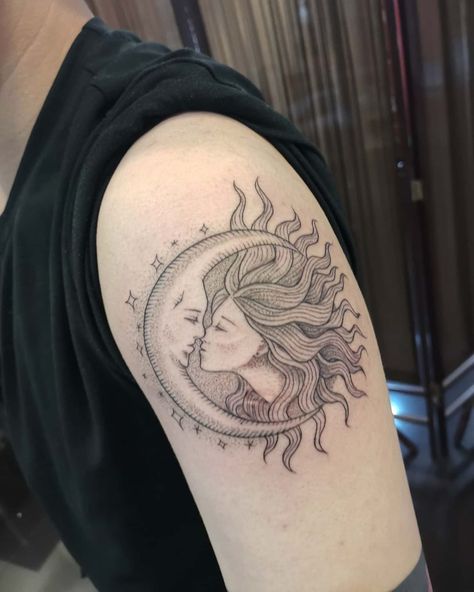 Redo Tattoo, Japanese Sun Tattoo, Sun Tattoo Ideas, Rising Sun Tattoos, Sun And Moon Tattoos, Sunshine Tattoo, Sun And Moon Tattoo, Sun Tattoo Designs, Moon Tattoos