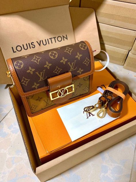 Morning Luxury, Tas Lv, Luxury Bags Collection, Mini Love, Lv Bags, Luxury Purses, Fancy Bags, Cute Purses, Brown Bags