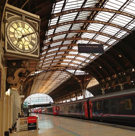 After hearing about it, reading about it, seeing it on film, nothing compares to actually being there in person to hear its sounds, feel its vibe. London Train Station, London Station, London Paddington Station, Train Station Clock, London Paddington, Paddington Station, Rail Station, Train Station Architecture, London Landmarks