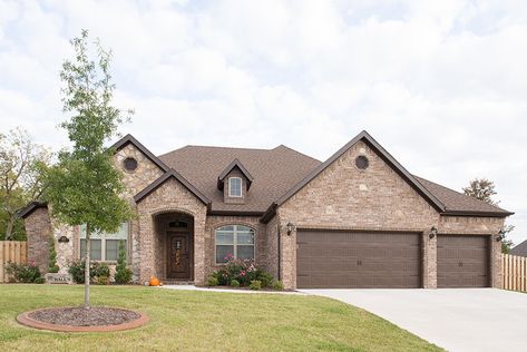 Spanish Bay - Dallas - by Acme Brick Company | Houzz Acme Brick Company, Acme Brick, Brick Colors, The Brick, Brick And Stone, King Size, Front Door, Dallas, Cabin