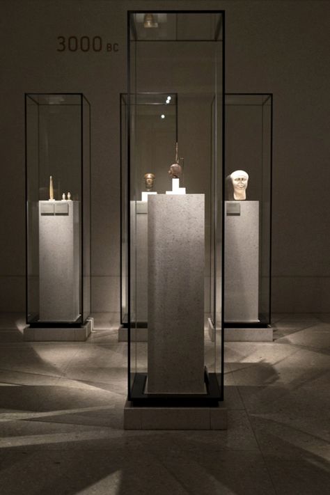 Jewelry Display Store, Glass Exhibition, Jewelry Museum, Museum Display Cases, Jewelry Website Design, Jewelry Shop Display, Jewelry Store Displays, Jewelry Store Interior, David Chipperfield Architects