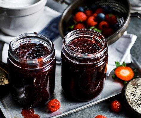 This mixed berry jam is made in your slow cooker for extra ease. It's the ultimate in 'set' and forget. Mixed Berry Jelly, Green Tomato Relish, Easy Jam Recipe, Mix Berry, Chicken And Leek Pie, Beetroot Relish, Mixed Berry Jam, Self Saucing Pudding, Provident Living