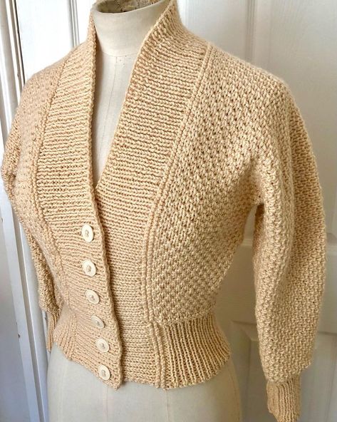 Crochet Cardigan Outfit, Honeycomb Stitch, Crochet Cardigans, Knit Cardigan Pattern, Fair Isles, Vintage Knitwear, Crochet Tops Free Patterns, Vintage Knitting Patterns, Vintage Wardrobe