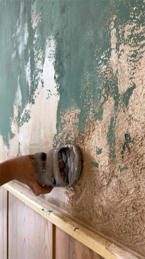 Sherzod Raximov | Application of Venetian plaster with gilding. Abstract stone effect | Instagram Wall Design Painted, Venetian Plaster Walls, Art Walls, Venetian Plaster, Paint Techniques, Plaster Walls, Studio Space, Painting Techniques, Powder Room