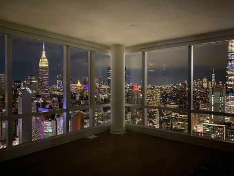 Apartamento New York, Appartement New York, Penthouse Aesthetic, Nyc Penthouse, City View Apartment, New York Penthouse, Tower Apartment, Modern Penthouse, Big Clock