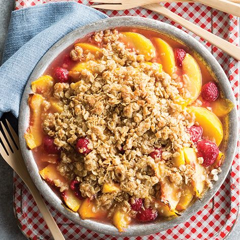 Raspberry Peach Crumble - Paula Deen Magazine Peach Raspberry Crisp, Stove Top Meatloaf, Choco Mousse, Raspberry Cobbler, Raspberry Crisp, Yummy Pies, Frozen Peaches, Peach Raspberry, Raspberry Crumble