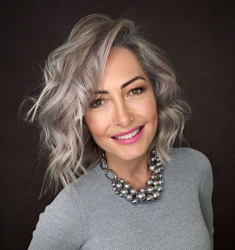 Best Hair Color for Gray Hair Dark Grey Hair, Grey Hair Care, Grey Hair Transformation, Grey Hair Dye, Best Hair Color, Hair 101, Grey Hair Inspiration, Beautiful Gray Hair, Dyed Blonde Hair