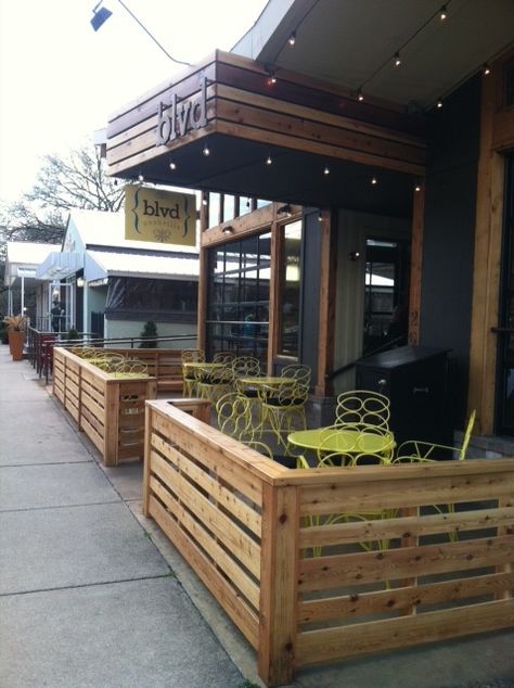 135 Patios in Nashville: The Ultimate Restaurant Patio Guide  The cozy patio at BLVD provides the perfect perch to people watch on Belmont Avenue. Part of the "Best Patios in Nashville" list on StyleBlueprint.com Restaurant Patio Fence Ideas, Restaurant Patio Fence, Outside Bar Ideas Patio, Restaurant Patio Design, Design Patio Ideas, Outdoor Restaurant Patio, Restaurant Exterior Design, Small Restaurant Design, Cafe Exterior