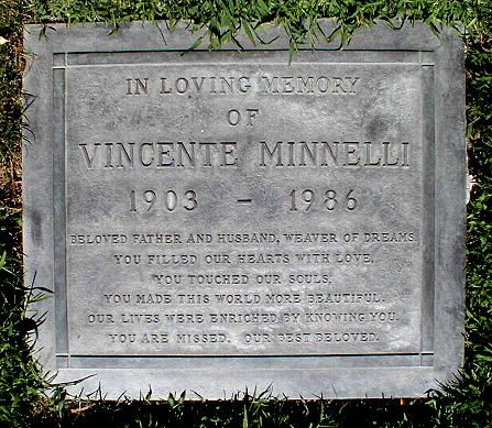 Merrit Malloy Epitaph, Kay Thompson, Stage Director, Vincente Minnelli, Graceland Cemetery Chicago, Tombstone Epitaphs, Grave Encounters Movie, In Memorian, Celebrity Graves