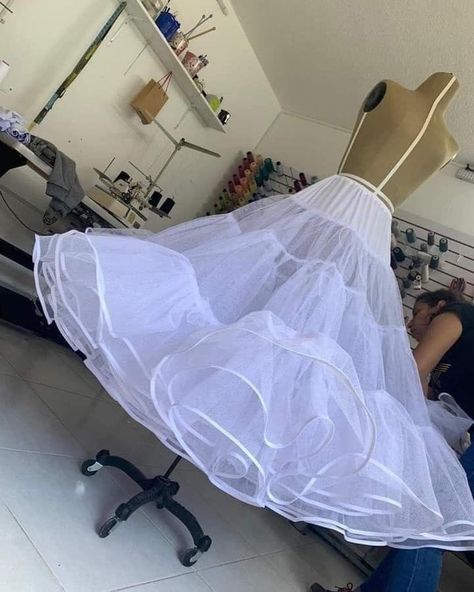 Petticoat Pattern, Crinoline Skirt, Packing Hacks Clothes, Dress Sewing Tutorials, Sewing Wedding Dress, Draping Fashion, Sewing Tutorials Clothes, Fashion Sewing Tutorials, Fancy Dresses Long