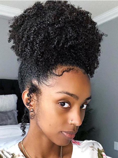 4a Natural Hair Short, Curly Short Afro, 4a Natural Hair, High Puff, Frizzy Curly Hair, Hairstyle Youtube, Short Afro, Afro Style, Pelo Afro