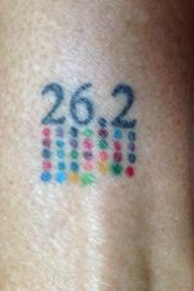 "I got this after my 26th marathon, and now up to 32, I add a dot with each additional one completed" REALLY neat idea for many different things, not just running! :) Half Marathon Tattoo, Marathon Tattoo, Running Tattoo, Running Photos, 1 Tattoo, Skin Art, Just Run, Piercing Tattoo, Get A Tattoo