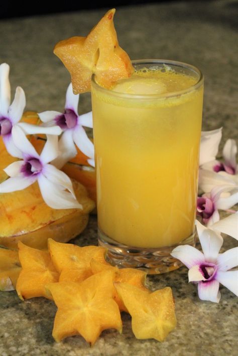 Fresh starfruit juice, chilled sake, and a splash of fizzy soda water. Prosecco Punch, Beet Juice Recipe, Star Fruit, Beet Juice, Soda Water, Health Challenges, Cute Baking, Watermelon Juice, Embrace The Journey