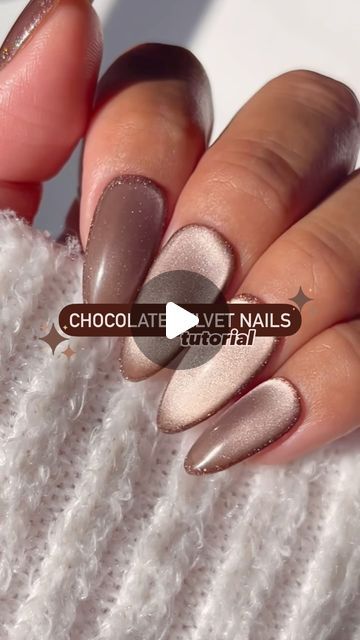 Jeanette Flores on Instagram: "How to: EASY silk cat eye chocolate nails!🤎🍫💅🏽  Save & Share for inspo. Follow for more tutorials🫶🏼   Using @daily_charme (code: JEN10 to save!) •C94 Whiskerbrew •H68 Enchantment  •Art Liner Brush •Diamond Shine Top Coat  #cateyenails #magneticnails #nailinspo #fallnails #holonails #uñas #nails #velvetnails #cateyegel #chromenailart #daintynails #nailsnailsnails #nailart #nailcontent #nailvideos #dailycharme #nailtrends #brownnails #uñastendencia #chocolatenails #fallinspo #nailtutorial #howtobeauty #diynails #tutorial #nailartforbeginners" Cat Eye Colors Nails, Cateyes Nails Design Short, Pearl Cat Eye Nails, Cateye French Tip Nail, Cat Eye Nude Nails, Cat Eye Nail Art Design, Cat Eye Stiletto Nails, Cat Eye Nails With Design, Cat Eye Short Nails