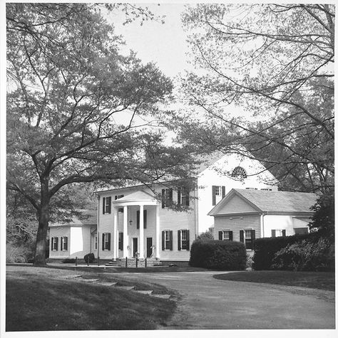 Bankshaven, Gordan-Banks home, Newnan, GA,Banks Jr., remembered - The Magazine Antiques Historic New England, Newnan Ga, The Gentleman, Regency Era, 20 Century, Hudson River, Neoclassical, Residential Architecture, Woodstock