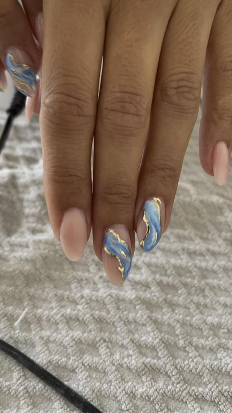 Blue nail art ocean nail design. Cute and easy method for gorgeous nails Ocean Blue Almond Nails, Beach Nails French Tips, Almond Ocean Nails, Almond Cruise Nails, Ocean Nail Art Designs, Beach Nail Art Designs Ocean Waves, Beachy Nail Designs Ocean, Summer Nails Waves, Short Ocean Nails