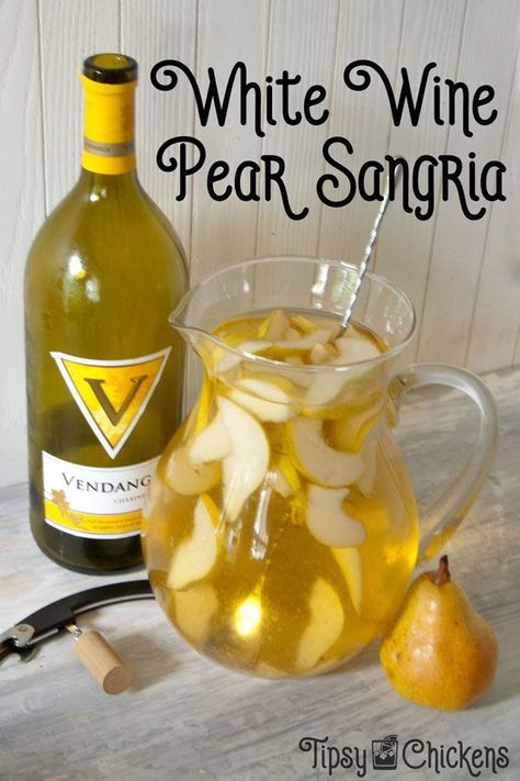 Chardonnay Sangria, Pear Sangria, Fruity Cocktail Recipes, White Wine Spritzer, White Wine Sangria, Wine Sangria, Sangria Wine, Wine Spritzer, Wine Coolers Drinks