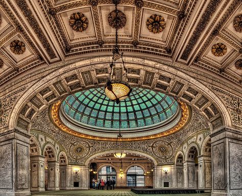 The Chicago Cultural Center - Preston Bradley Hall. This is the largest stained-glass domed ceiling in the world by Tiffany. Sky Deck Chicago, Domed Ceiling, Chicago Weekend, Chicago Vacation, Chicago Things To Do, Chicago Cultural Center, Chicago Museums, Chicago Design, Dome Ceiling