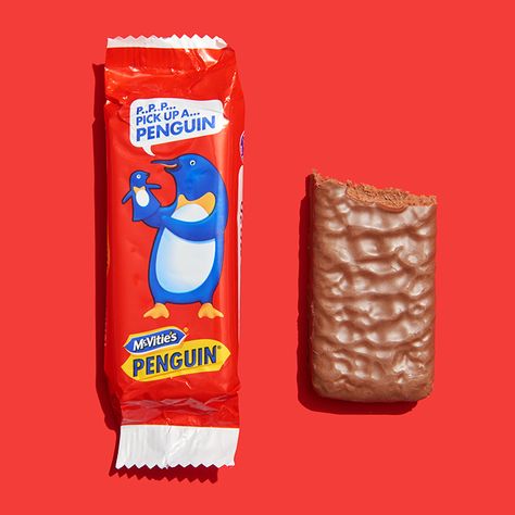 McVitie's Penguin Biscuits oh how I miss them.  In Australia they have the same thing but they call them Tim Tams. British Childhood Aesthetic, 2000s Britain, Uk Snacks, British Culture Aesthetic Food, Penguin Biscuits, British Snacks England, British Childhood Food, British Childhood Nostalgia, Retro Sweets Uk