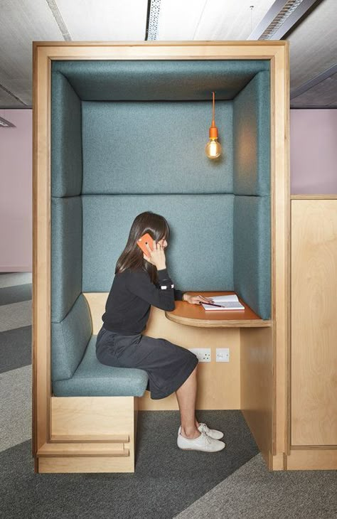 Office Booth, Coworking Space Design, Cool Office Space, Corporate Office Decor, Office Pods, Office Space Design, Office Cubicle, Modern Office Design, Phone Booth