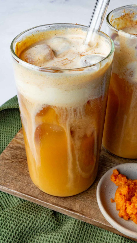 This pumpkin cold foam is the perfect topping for your pumpkin spice latte, adding a creamy twist to your favorite fall coffee recipes. With real pumpkin cream cold foam, it’s a must-try for the autumn season. Real Pumpkin Puree, Pumpkin Cream Cold Foam, Pumpkin Cold Foam, Fall Coffee Recipes, Cream Cold Foam, Cold Foam, Smoothie Drink Recipes, Pumpkin Spice Syrup, Spiced Pumpkin