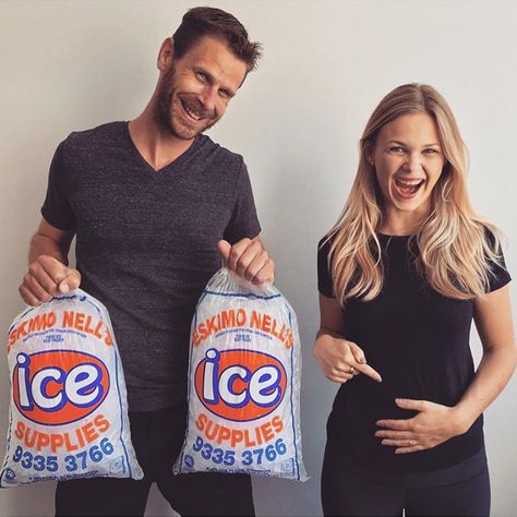 Ice Ice Baby Announcement, Ice Ice Baby Pregnancy Announcement, Baby Announcement Summer, Fun Pregnancy Announcement, Pregnancy Announcement Ideas, Cute Pregnancy Announcement, Chaleco Casual, Baby Kicking, Pregnancy Announcement To Husband