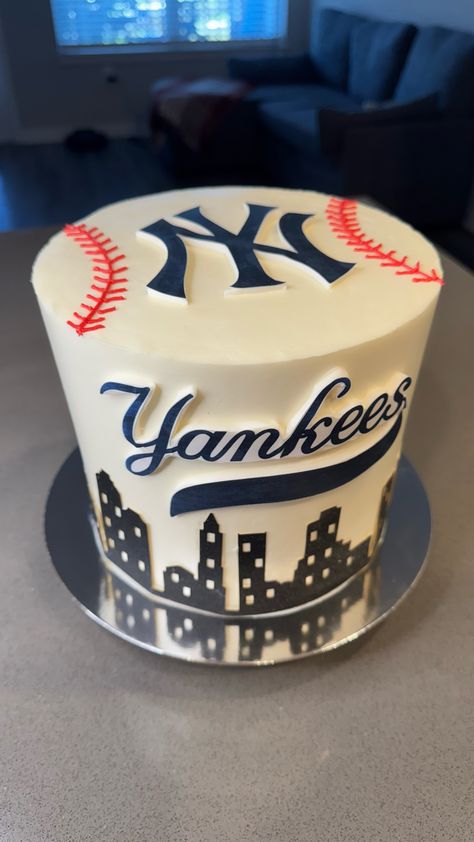 Yankee Theme Birthday Party, New York Yankees Birthday Party Ideas, Yankees Party Ideas, Yankees Birthday Party Ideas, Ny Yankees Cake, Yankees Birthday Party, Yankee Cake, Giant Cake, Baseball Cake