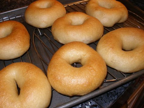 How to Make a Traditional Jewish Style Deli Water Bagel: 9 Steps Authentic Bagel Recipe, Best Bagels, Homemade Bagels, Bagel Recipe, Pancake Batter, Silicone Baking Mat, Baking Mat, Vegan Cooking, Baking Sheets