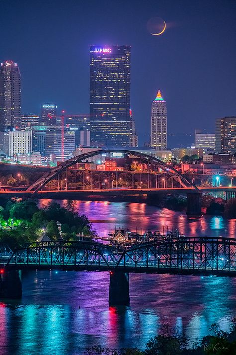 Pittsburgh Skyline - Paul Vladuchick Pittsburgh City Skyline, Cathedral Of Learning Pittsburgh, Pittsburgh Tattoo, Pittsburgh Photography, Pittsburgh Skyline, Night Skyline, Tattoo Pictures, Pittsburgh City, Pittsburgh Sports