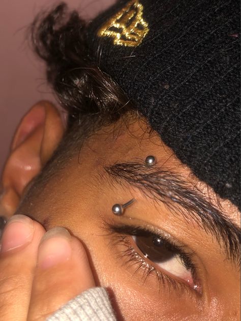 Black Guys With Piercings, Boys Eyebrows, Eyebrow Piercing Men, Boys With Piercings, Anti Eyebrow, Sacrificial Lamb, Kawaii Logo, Men's Piercings, Guys Eyebrows