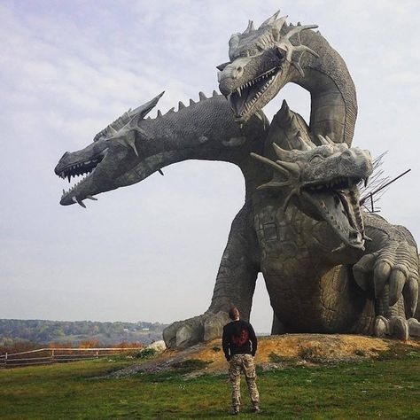 A three-headed dragon statue in Russia. It’s representative of Zmey Gorynych, a dragon in Slavic mythology. 3 Headed Dragon, Slavic Mythology, Dragon Decor, Dragon Sculpture, Dragon Statue, Dragon Artwork, Black Dragon, Mystical Creatures, A Dragon