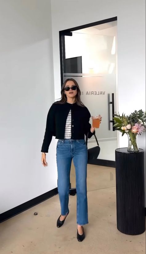 Business Denim Outfits, Summer Outfit Trousers, Autumn Drinks Outfit, Cardigan Date Night Outfit, Black Button Down Sweater Outfit, Powder Blue Cardigan Outfit, Work Denim Outfit, French Fashion Spring 2024, Black Pointed Flats Outfit