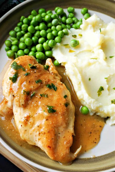 Chicken With Gravy Recipes, Sliced Chicken Breast Recipes, Stove Top Chicken Breast, Kitchen Princess, Gravy For Mashed Potatoes, Potatoes And Peas, Chicken And Gravy, Chicken Mashed Potatoes, Potato Gravy