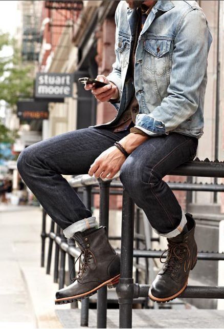 street-style-men-shoes-rolled-up-jeans Denim Jacket Black Jeans, Scene Girl, 2014 Fashion Trends, Herren Style, Rugged Boots, Rolled Up Jeans, Sharp Dressed Man, Blue Denim Jacket, Black Denim Jacket