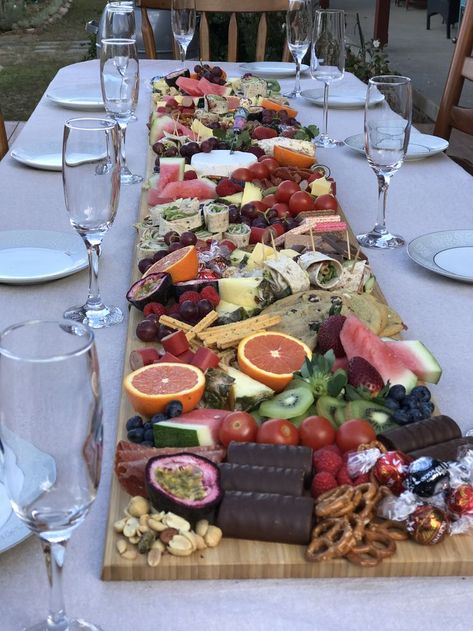 Daughter & her friend made this for their 17th birthday lunch Lunch Party Ideas, Birthday Daughter, Lunch Party, Birthday Lunch, Party Food Platters, Snacks Für Party, 17th Birthday, Cheese Platters, Long Table