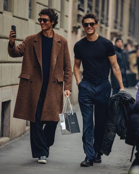 Mens Fashion Timeless, Italian Mens Street Style, 70s Mens Winter Fashion, Italian Fall Fashion Men, Men’s Fall 2023, Functional Mens Fashion, Classy Mens Style, French Men’s Fashion, Timeless Mens Style