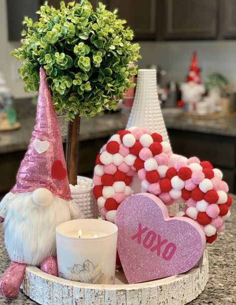 Valentines Decorations For Home Table, Valentine’s Day Office Ideas, Valentine Day Tablescapes, Valentine’s Day Apartment Decor, Valentine’s Day Centerpiece Ideas, Valentine Office Decorations, Valentine Decorating Ideas For Office, Valentine Entryway Decor, Kitchen Valentines Day Decor