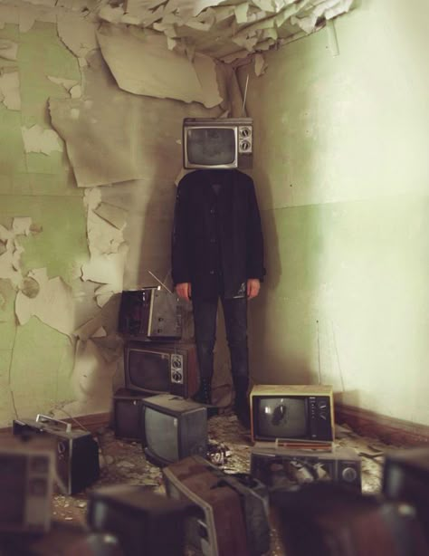 Haunting Surreal Photography by Kyle Thompson Kyle Thompson, 1366x768 Wallpaper, Surreal Photography, Object Heads, Tv Head, Arte Peculiar, Stick N Poke, Surreal Photos, Surrealism Photography