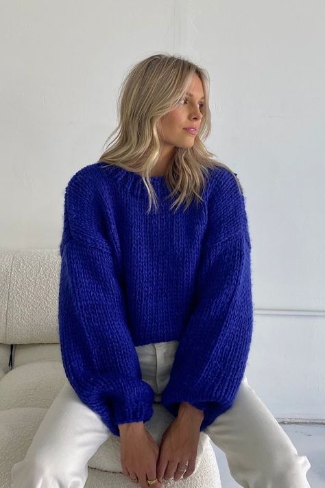 Blue Jumper Outfit, Blue Sweater Outfit, Easy Sweater Knitting Patterns, Royal Blue Sweater, Knit Sweater Outfit, Jumper Outfit, Pullover Outfit, Deep Royal Blue, Blue Knit Sweater