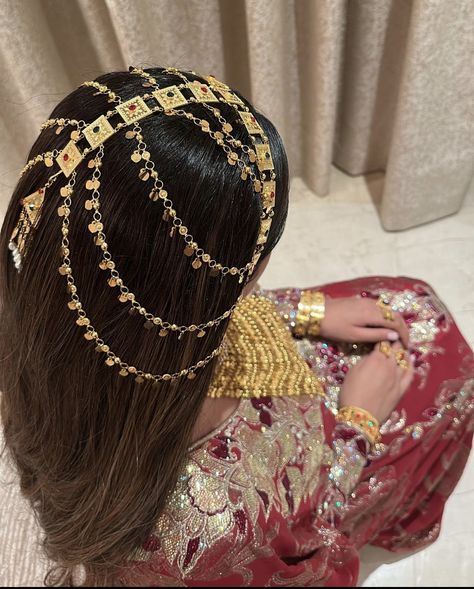 Gold Jewlry, Arabic Jewelry, Arabian Women, Gold Headpiece, Arabian Beauty, Headpiece Jewelry, Arab Beauty, Head Jewelry, Arab Fashion