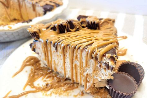 Peanut Butter Pie Filling, Fluffy Dinner Rolls, Fluffy Waffles, Gooey Brownies, Peanut Butter Pie, Favorite Pie, Peanut Butter Lovers, Butter Pie, Vanilla Chocolate