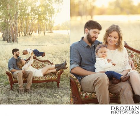 Family Photos Couch Outside, Family Portraits On Couch, Couch Family Photoshoot Outdoor, Couch Poses Photography Family Pics, Antique Couch Photoshoot, Family Photoshoot Couch, Fall Couch Photoshoot, Family Couch Poses, Couch Photoshoot