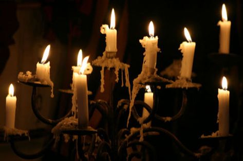 Darkest Dungeon, Candle Aesthetic, Gothic Aesthetic, Dark Academia Aesthetic, Academia Aesthetic, Phantom Of The Opera, 그림 그리기, Dark Academia, Dark Aesthetic