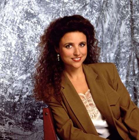 Elaine Benes From Seinfeld Elaine Benes, 90s Halloween Costumes, 90s Pop Culture, Dark Curly Hair, Easy Diy Costumes, Long Floral Skirt, 90s Costume, Julia Louis Dreyfus, Easy Costumes