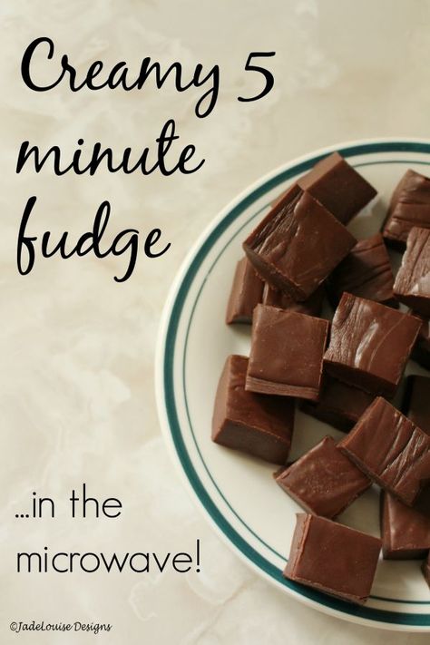 This rich creamy fudge only takes five minutes to make in the microwave and sets in as little as two hours. So delicious and crazy easy. Microwave Chocolate Fudge, Easy Microwave Fudge, Creamy Fudge, How To Make Fudge, Microwave Fudge, Kids Tea Party, Fudge Recipes Easy, Dessert Simple, Homemade Fudge