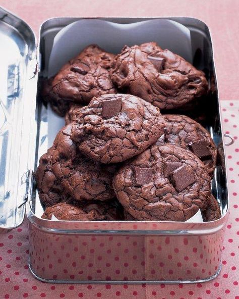 Outrageous Chocolate Cookies Recipe Double Chocolate Cookies, Chocolate Cookie Recipes, Holiday Cookie Recipes, Think Food, Crumpets, Holiday Cookie, Tea Cakes, Vegetarian Chocolate, Cookie Monster